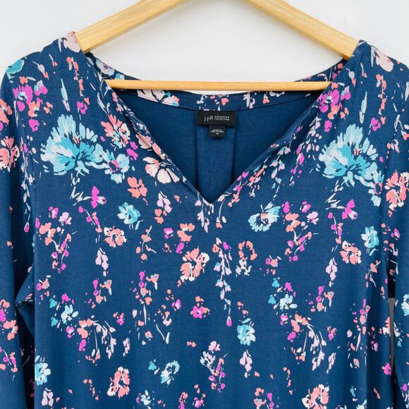 J. Jill Wearever Floral Print Split V-Neck Tunic Top Size Medium, Travel - Picture 5 of 11